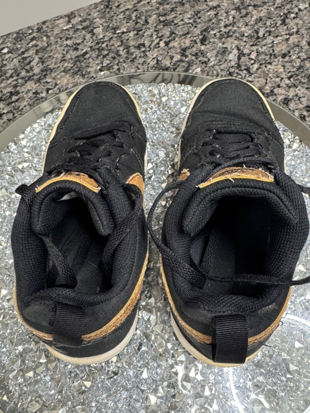Nike Black and Tan cork leather Low-Top Sneakers 5Y - Picture 9 of 13